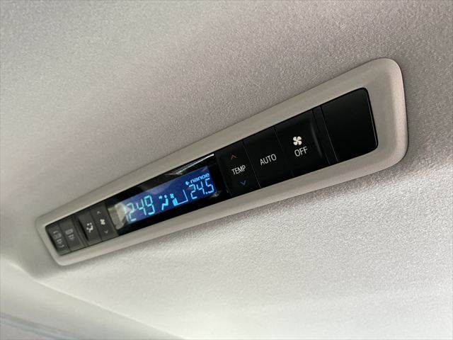 TOYOTA VELLFIRE 2016