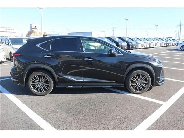 TOYOTA LEXUS NX300h 2017