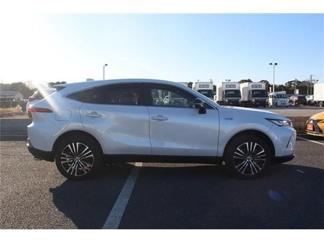 TOYOTA HARRIER PHEV 2023