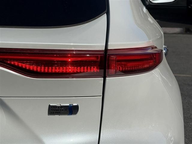 TOYOTA HARRIER HYBRID 2024