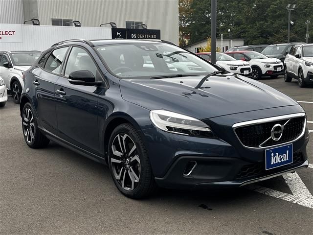 VOLVO VOLVO V40 CROSS COUNTRY 2017