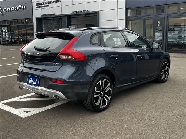 VOLVO VOLVO V40 CROSS COUNTRY 2017