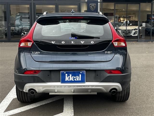 VOLVO VOLVO V40 CROSS COUNTRY 2017