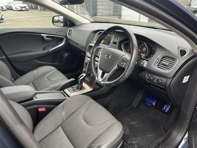 VOLVO VOLVO V40 CROSS COUNTRY 2017