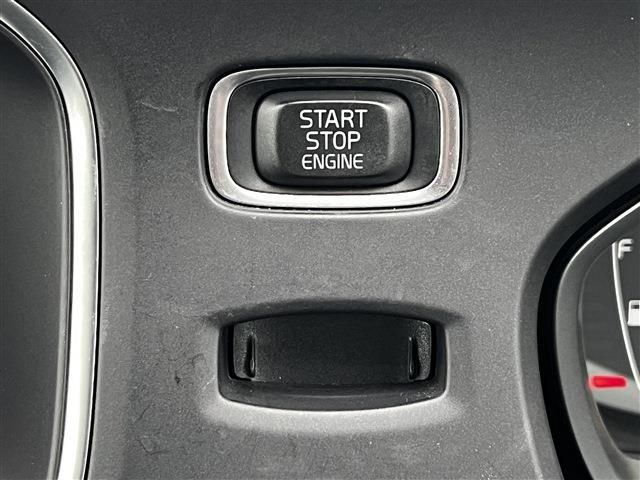 VOLVO VOLVO V40 CROSS COUNTRY 2017