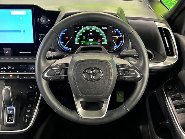 TOYOTA VOXY HYBRID 2024