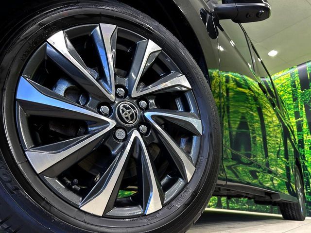 TOYOTA VOXY HYBRID 2024