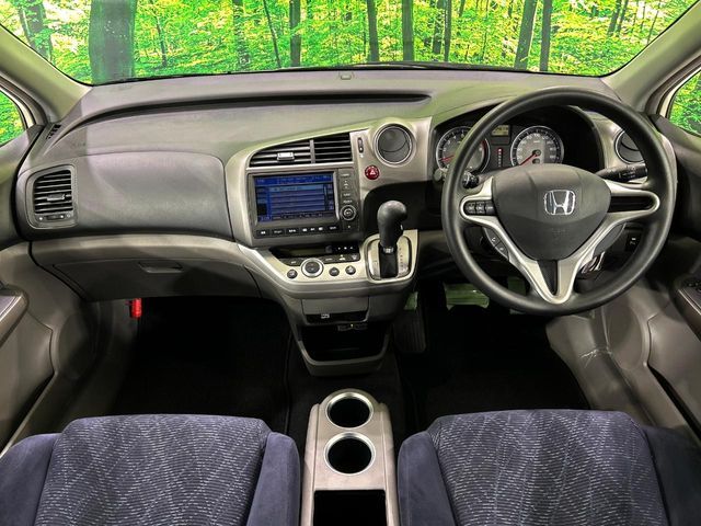 HONDA STREAM 2011