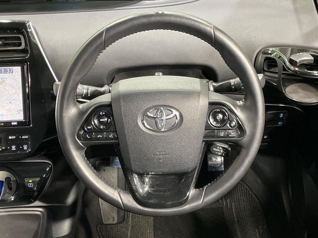 TOYOTA PRIUS 2019