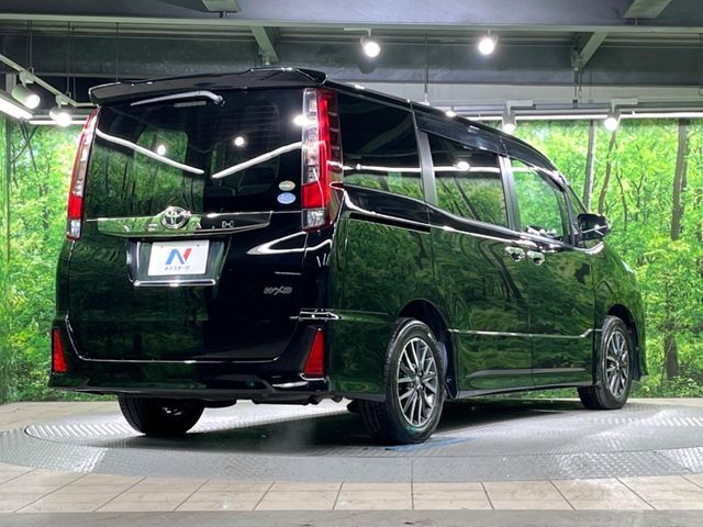 TOYOTA NOAH 2016