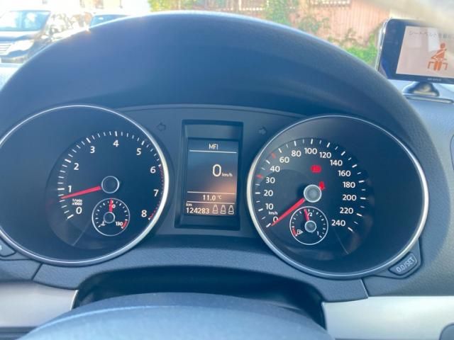 VOLKSWAGEN VW???5HB 2011