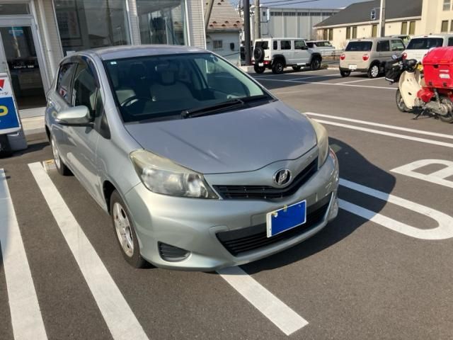 TOYOTA VITZ 2011