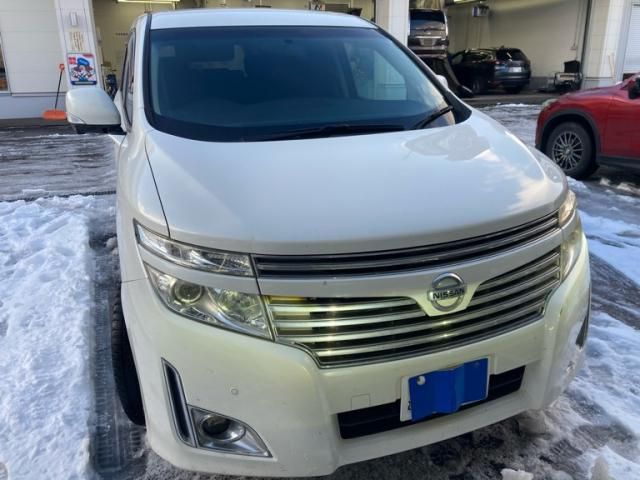 NISSAN ELGRAND  4WD 2011