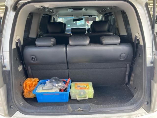 NISSAN ELGRAND  4WD 2011