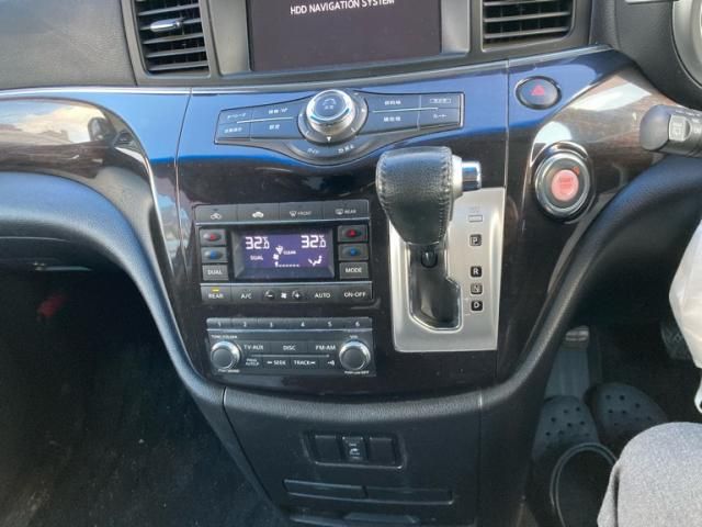 NISSAN ELGRAND  4WD 2011