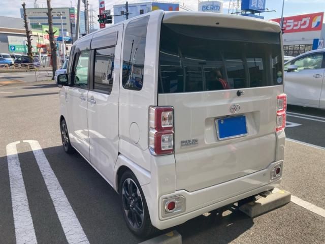 TOYOTA PIXIS MEGA 2019