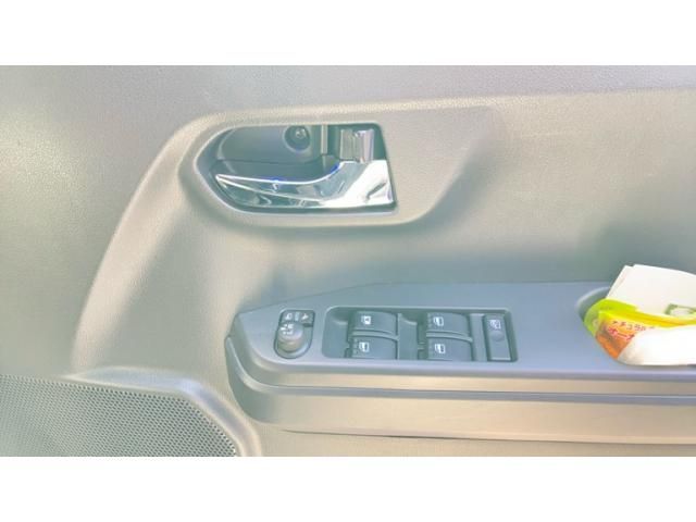 TOYOTA PIXIS MEGA 2019