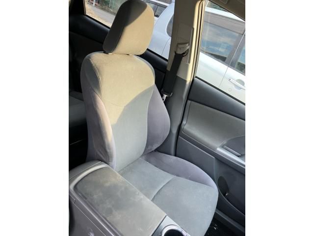 TOYOTA PRIUS Alpha 2012