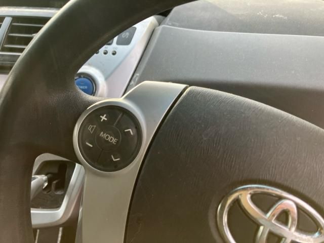 TOYOTA PRIUS Alpha 2012