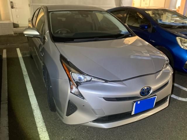 TOYOTA PRIUS 2017
