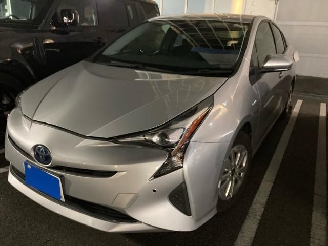 TOYOTA PRIUS 2017