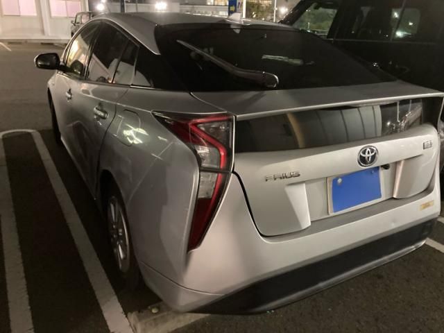 TOYOTA PRIUS 2017