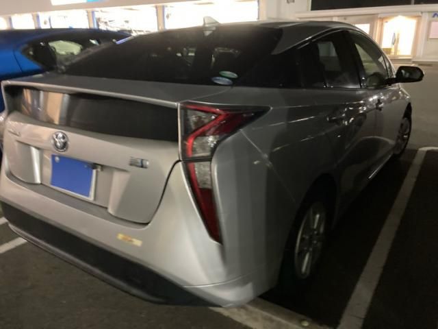 TOYOTA PRIUS 2017