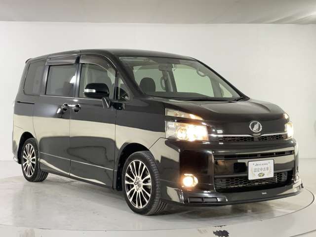 TOYOTA VOXY 2013