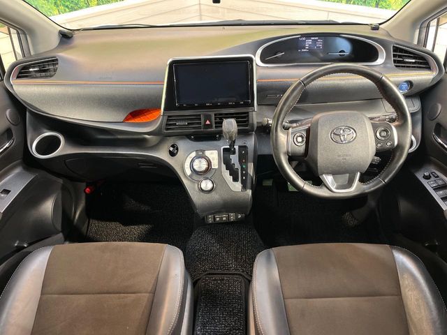TOYOTA SIENTA HYBRID 2018