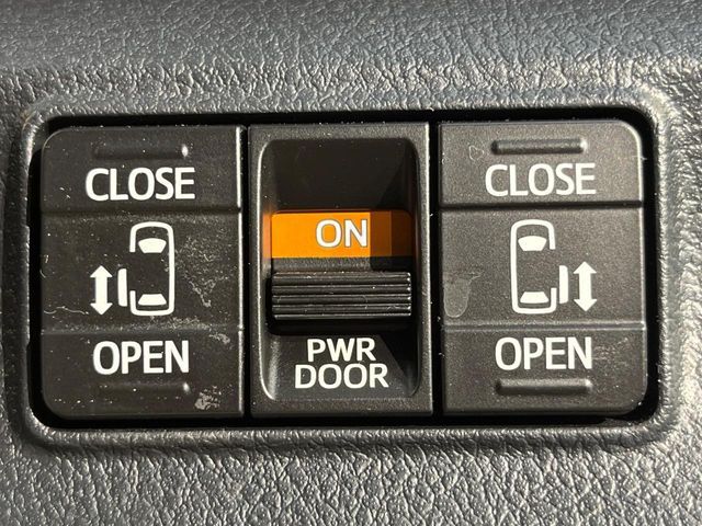 TOYOTA SIENTA HYBRID 2018