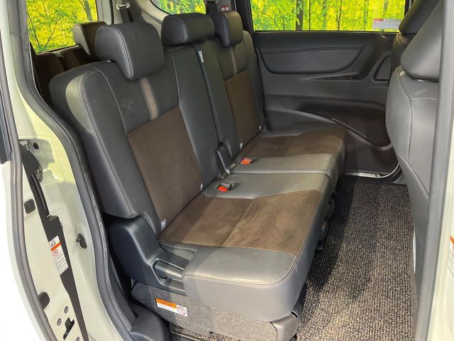 TOYOTA SIENTA HYBRID 2018