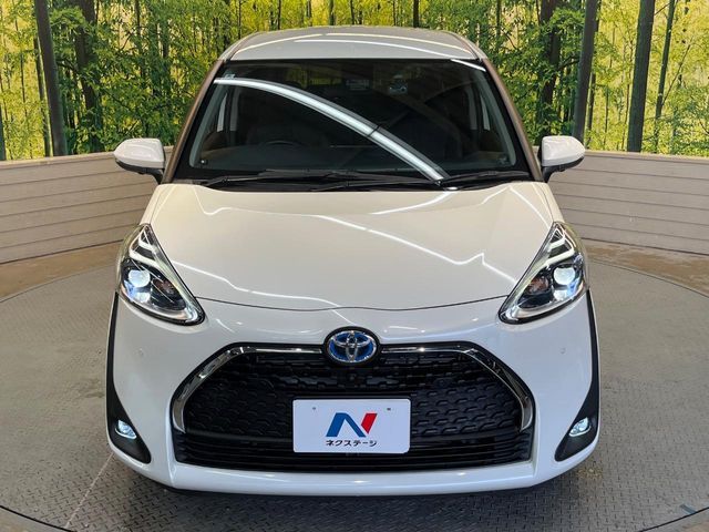 TOYOTA SIENTA HYBRID 2018
