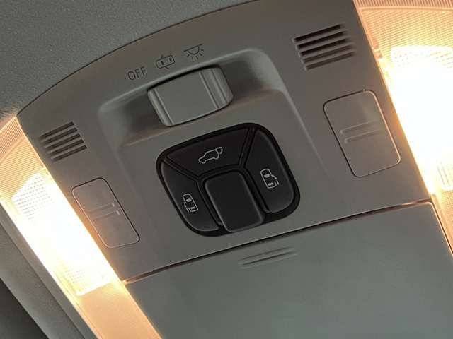 TOYOTA VELLFIRE 2013