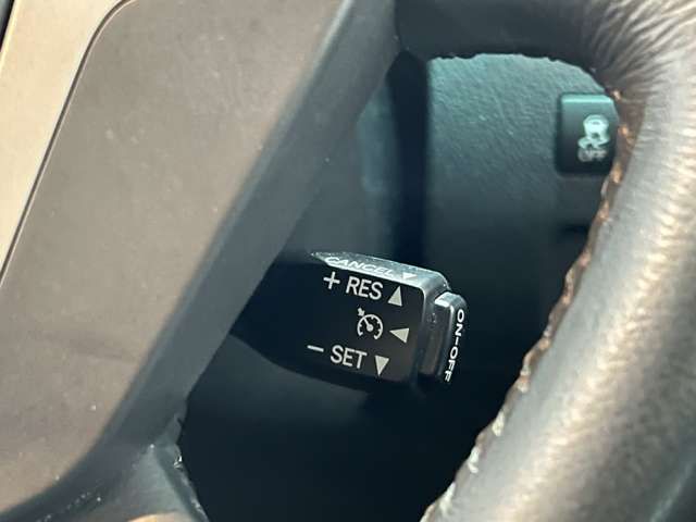 TOYOTA VELLFIRE 2013