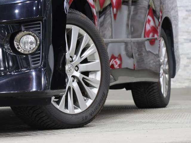 TOYOTA VELLFIRE 2013