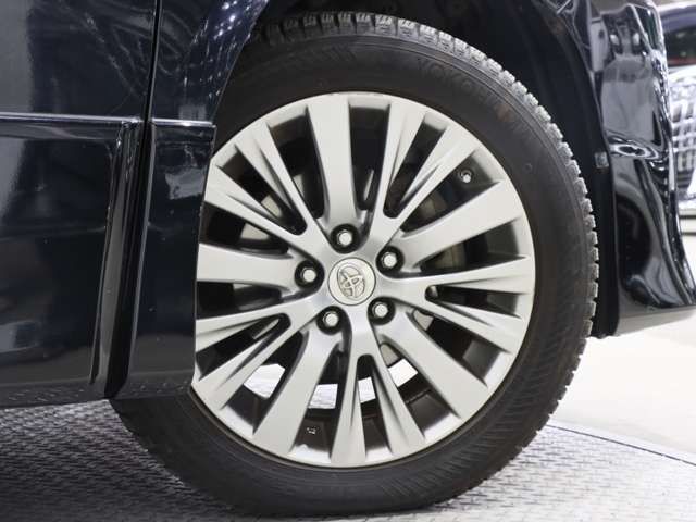 TOYOTA VELLFIRE 2013