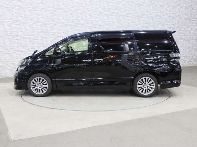 TOYOTA VELLFIRE 2013