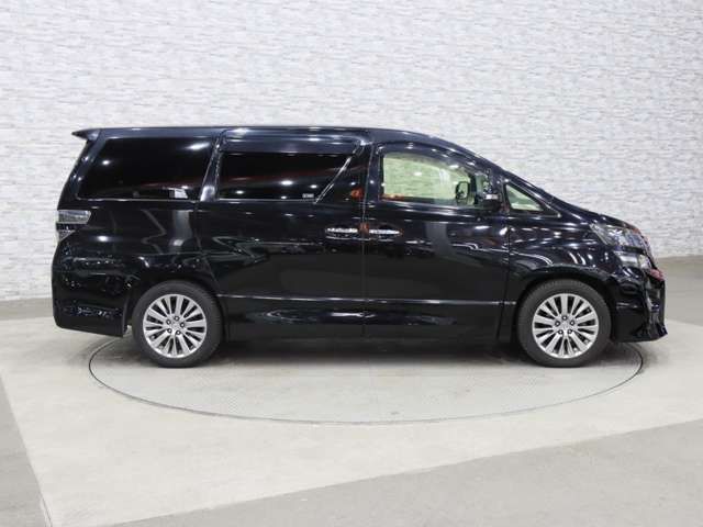 TOYOTA VELLFIRE 2013