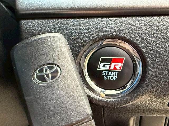 TOYOTA HARRIER 2WD 2018