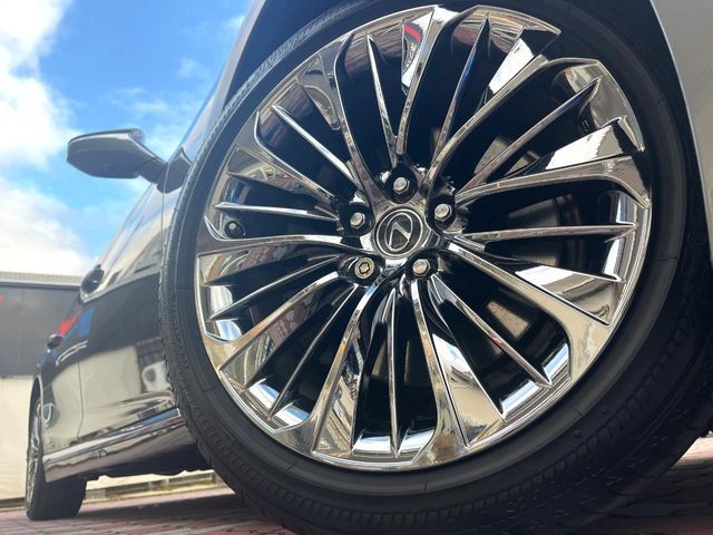 TOYOTA LEXUS LS500h 4WD 2017