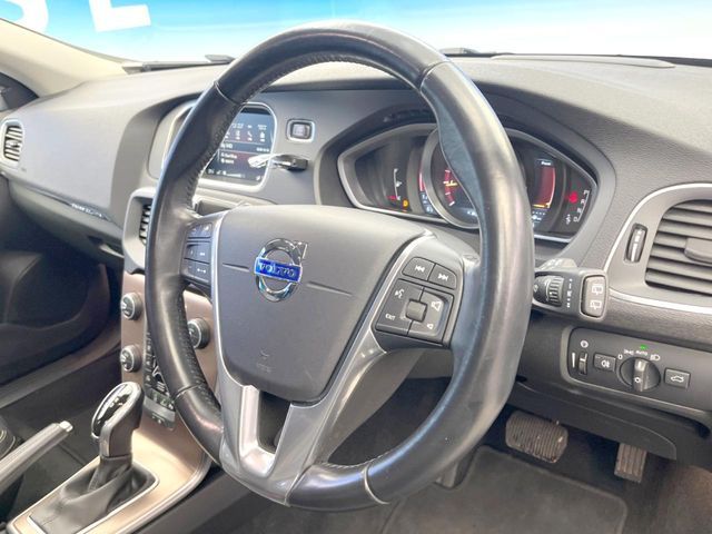 VOLVO VOLVO V40 CROSS COUNTRY 2015