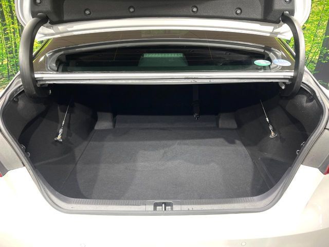 TOYOTA CAMRY HYBRID 2019