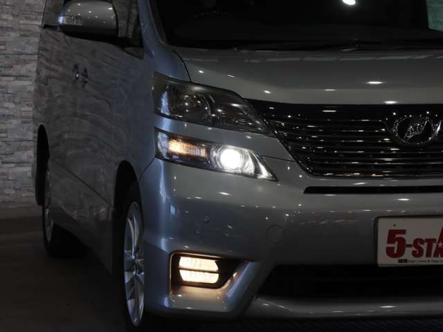 TOYOTA VELLFIRE 4WD 2011