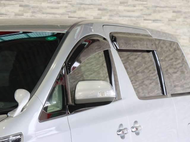 TOYOTA VELLFIRE 4WD 2011