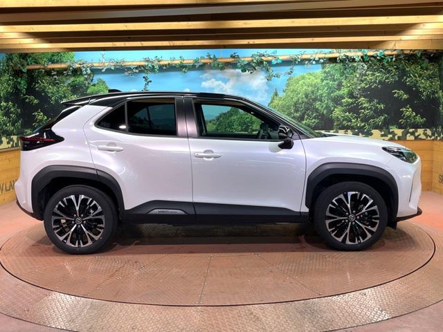 TOYOTA YARIS CROSS HYBRID 2025