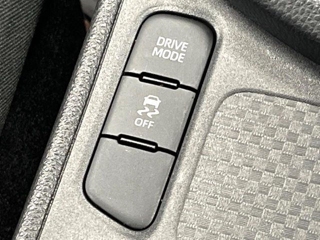 TOYOTA YARIS CROSS 2025