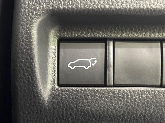 TOYOTA HARRIER 2WD 2024