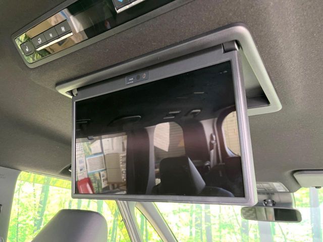 TOYOTA VOXY HYBRID 2024