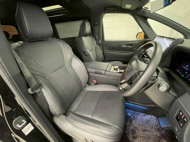 TOYOTA VELLFIRE  HYBRID 2023