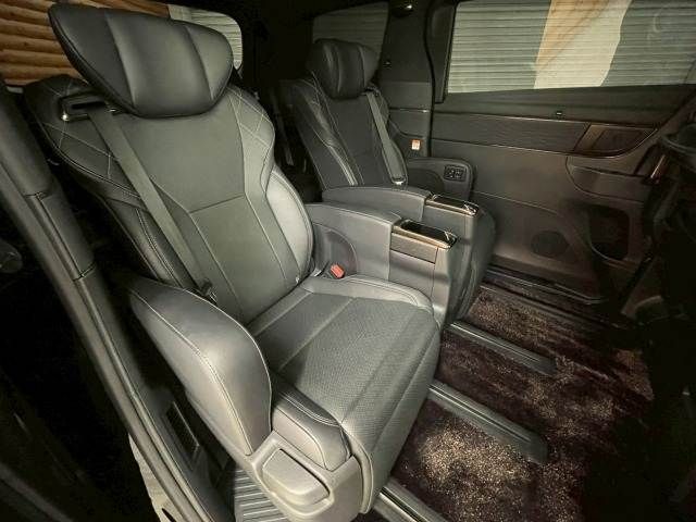 TOYOTA VELLFIRE  HYBRID 2023